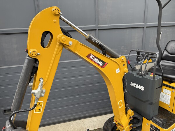 XCMG XE10E minigraver