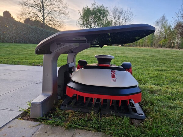 Kress KR260E EyePilot® RTKⁿ 700m² AI robotmaaier met Mono VSLAM camera, ZeroTrim