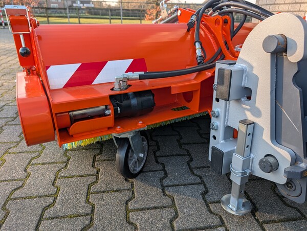 Agrometall veegmachine 150 cm  €4250