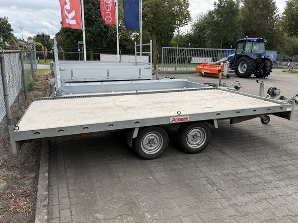 Verhuur autotransporter autoambulance