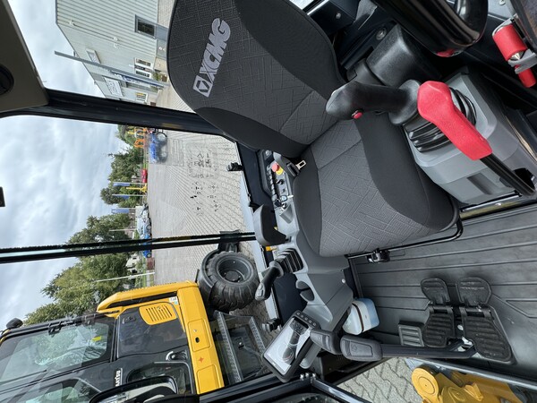 XCMG XE27E | minigraver | 2.8t binnendraaier | € 31.850